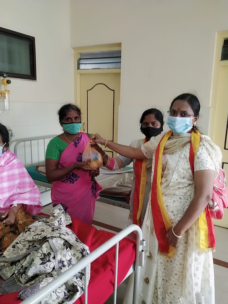 https://1ngo.sgp1.digitaloceanspaces.com/media/santoshimata/1NGO-00725-Jai Santoshimata Sansthan-Activities (1).jpeg